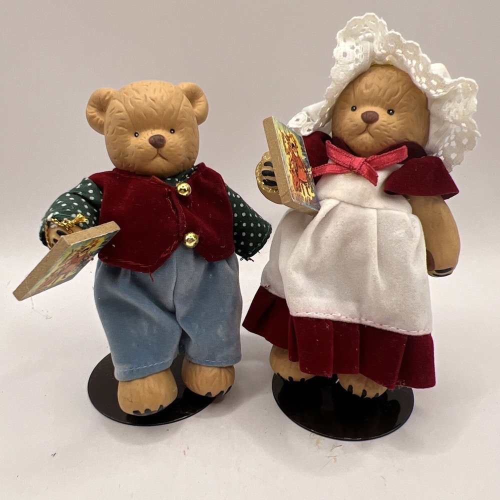 Vtg 1997 ANCO BEAR FAMILY CHRISTMAS CAROLERS PORCELAIN FIGURINES Set Of 2 4"